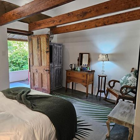 The Riverdeck Accommodation And Backpackers Knysna Exterior foto