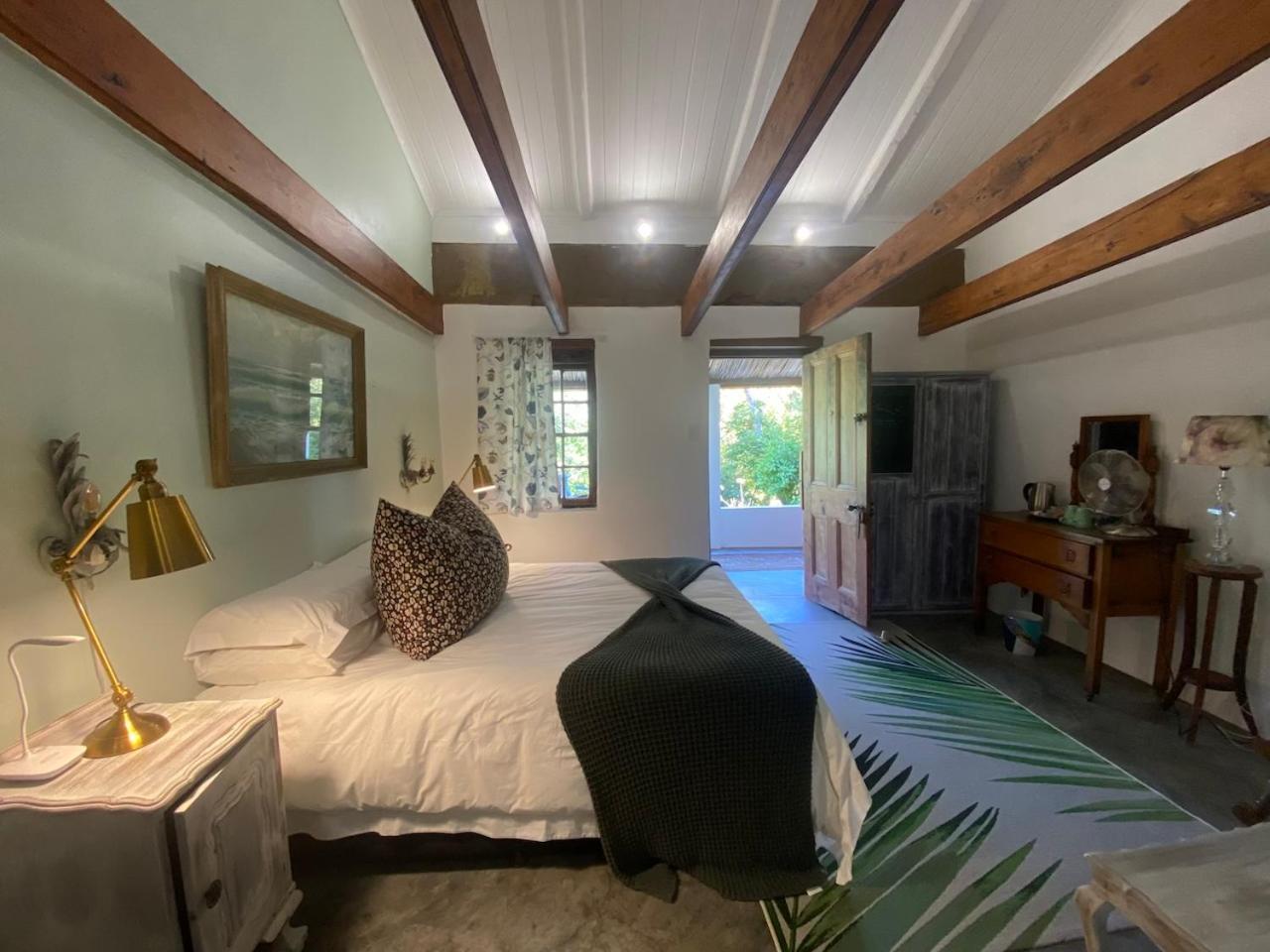 The Riverdeck Accommodation And Backpackers Knysna Exterior foto