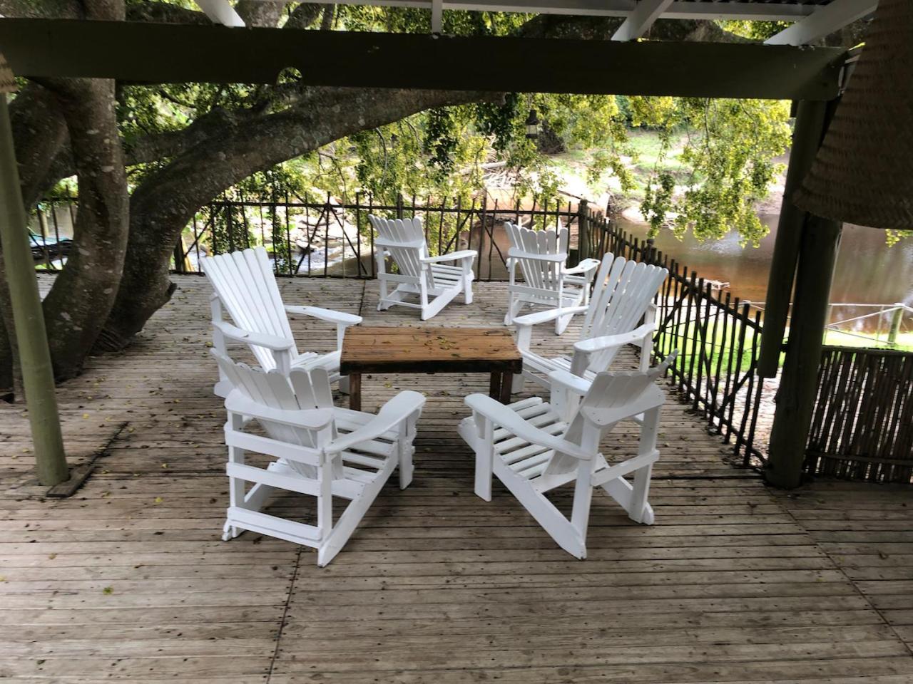 The Riverdeck Accommodation And Backpackers Knysna Exterior foto