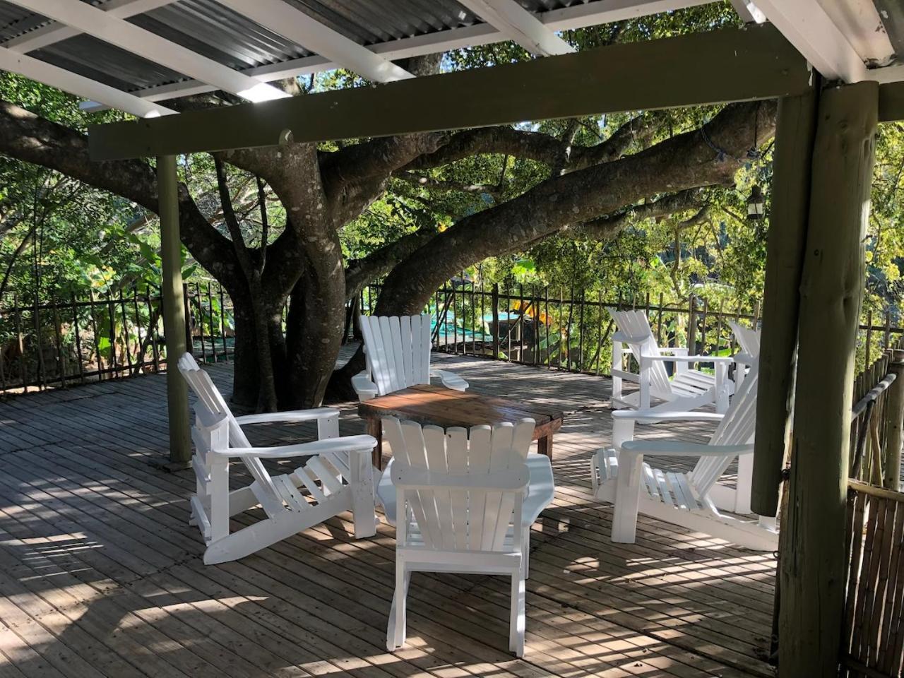 The Riverdeck Accommodation And Backpackers Knysna Exterior foto