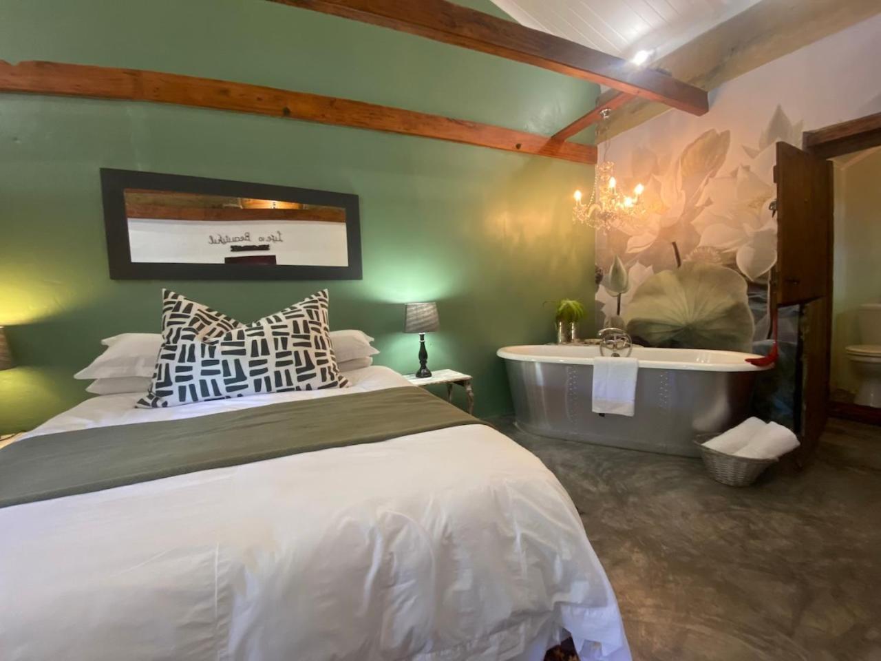 The Riverdeck Accommodation And Backpackers Knysna Exterior foto