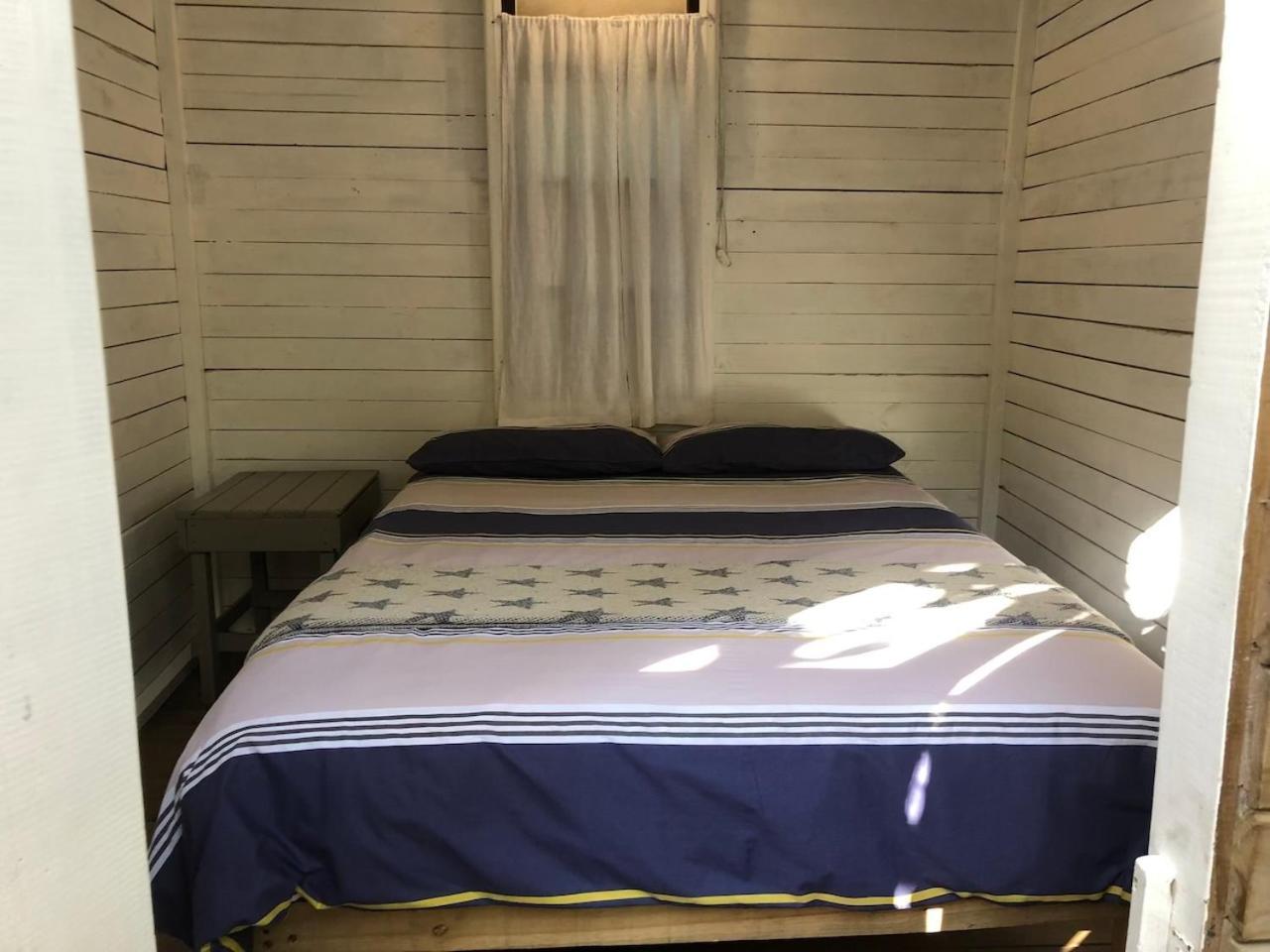 The Riverdeck Accommodation And Backpackers Knysna Habitación foto