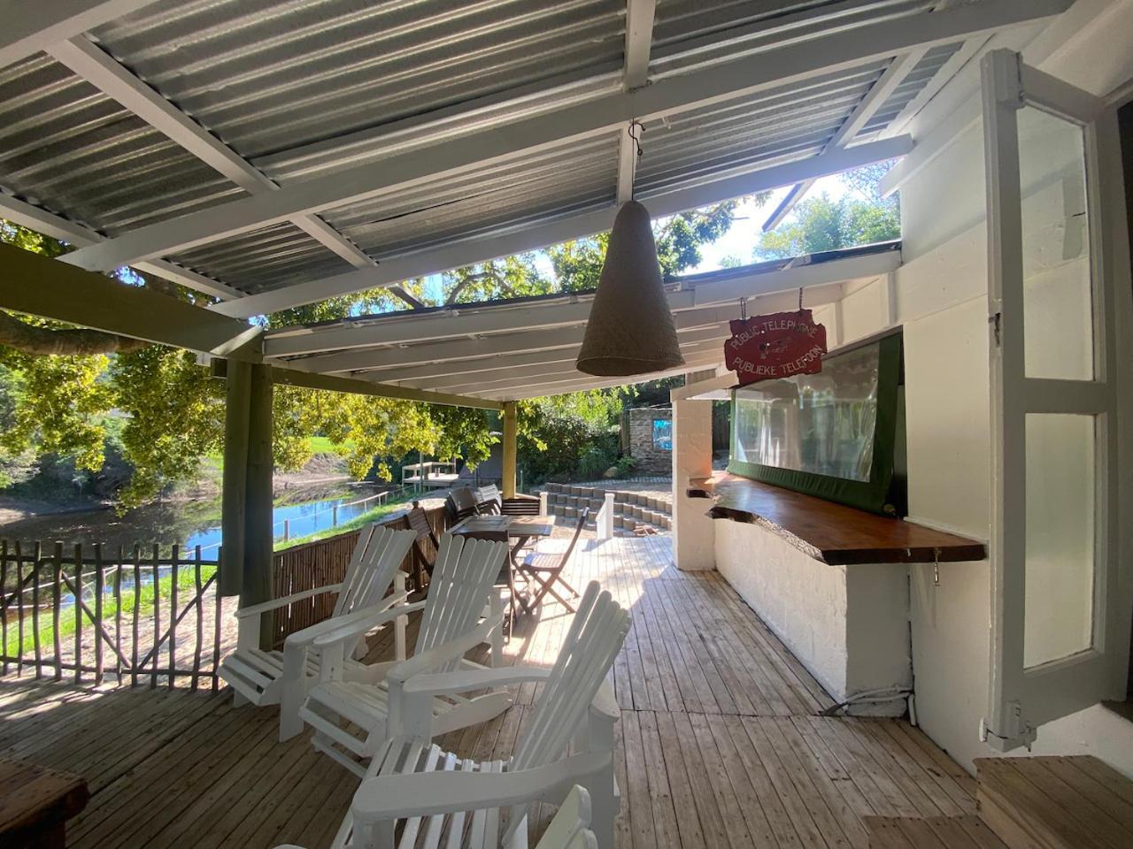 The Riverdeck Accommodation And Backpackers Knysna Habitación foto