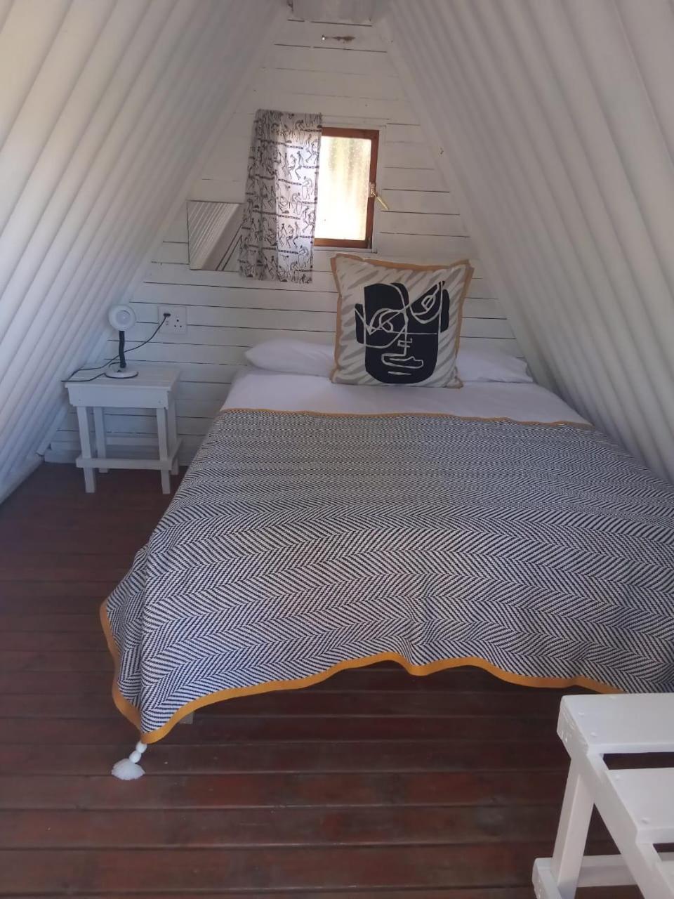 The Riverdeck Accommodation And Backpackers Knysna Exterior foto