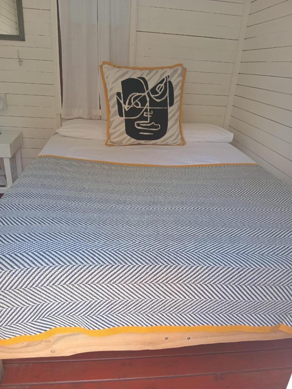 The Riverdeck Accommodation And Backpackers Knysna Exterior foto