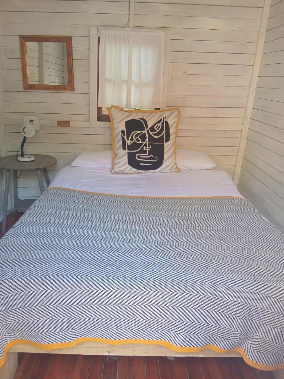 The Riverdeck Accommodation And Backpackers Knysna Exterior foto