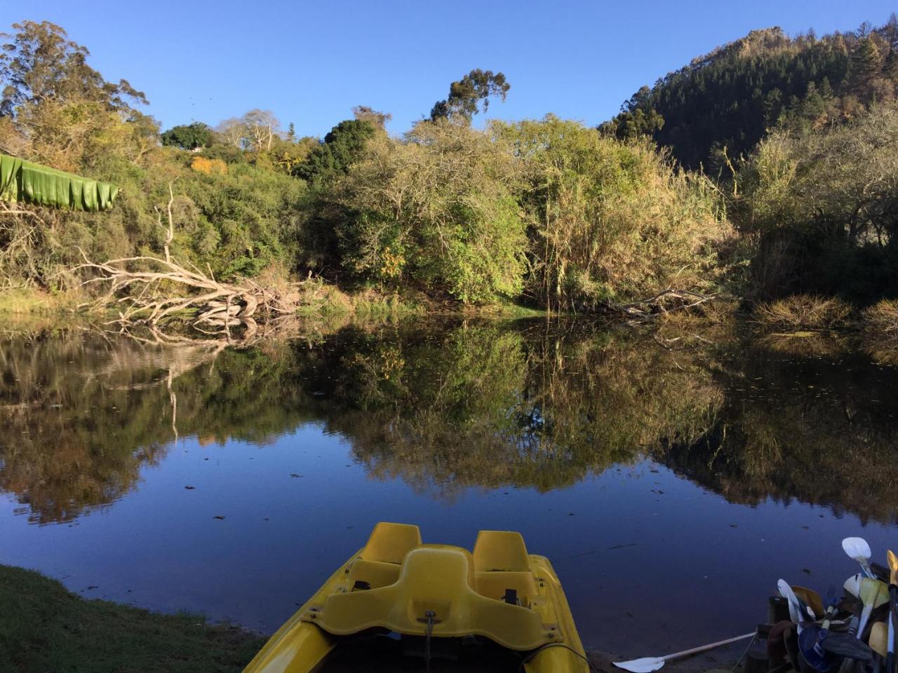 The Riverdeck Accommodation And Backpackers Knysna Exterior foto